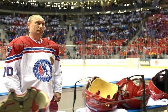 Путин сыграл в хоккей в Сочи. Опубликованы фото