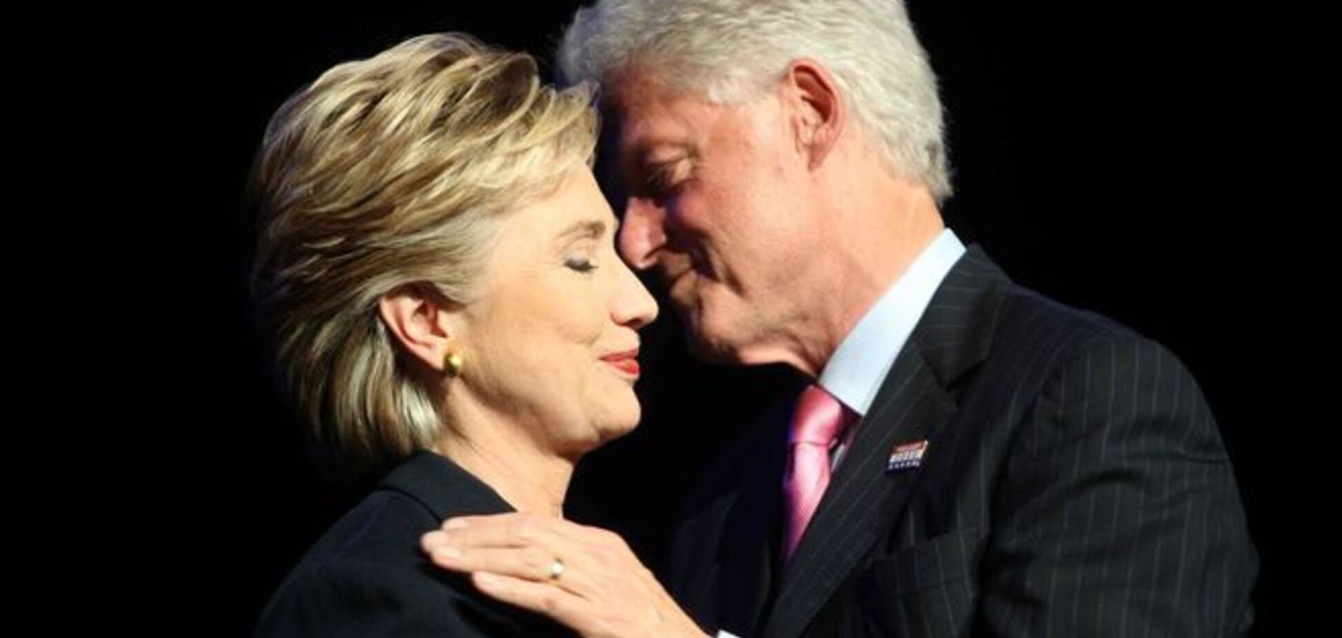 Подчиненный Клинтон слил в прессу информацию о ее миллионных заработках