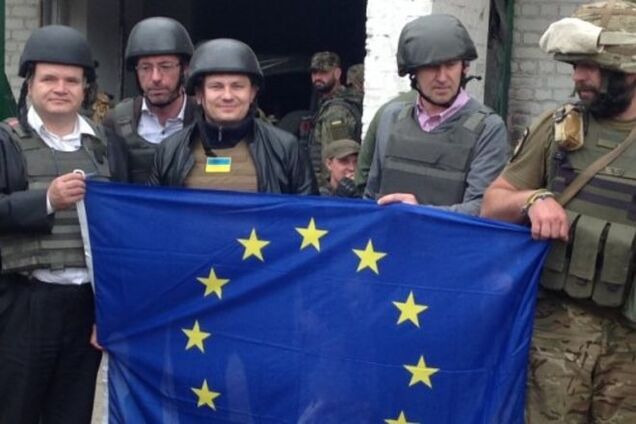 Евродепутаты в шоке: на Донбассе воюют профессиональные российские военные, а не 'ополченцы'. Опубликованы фото