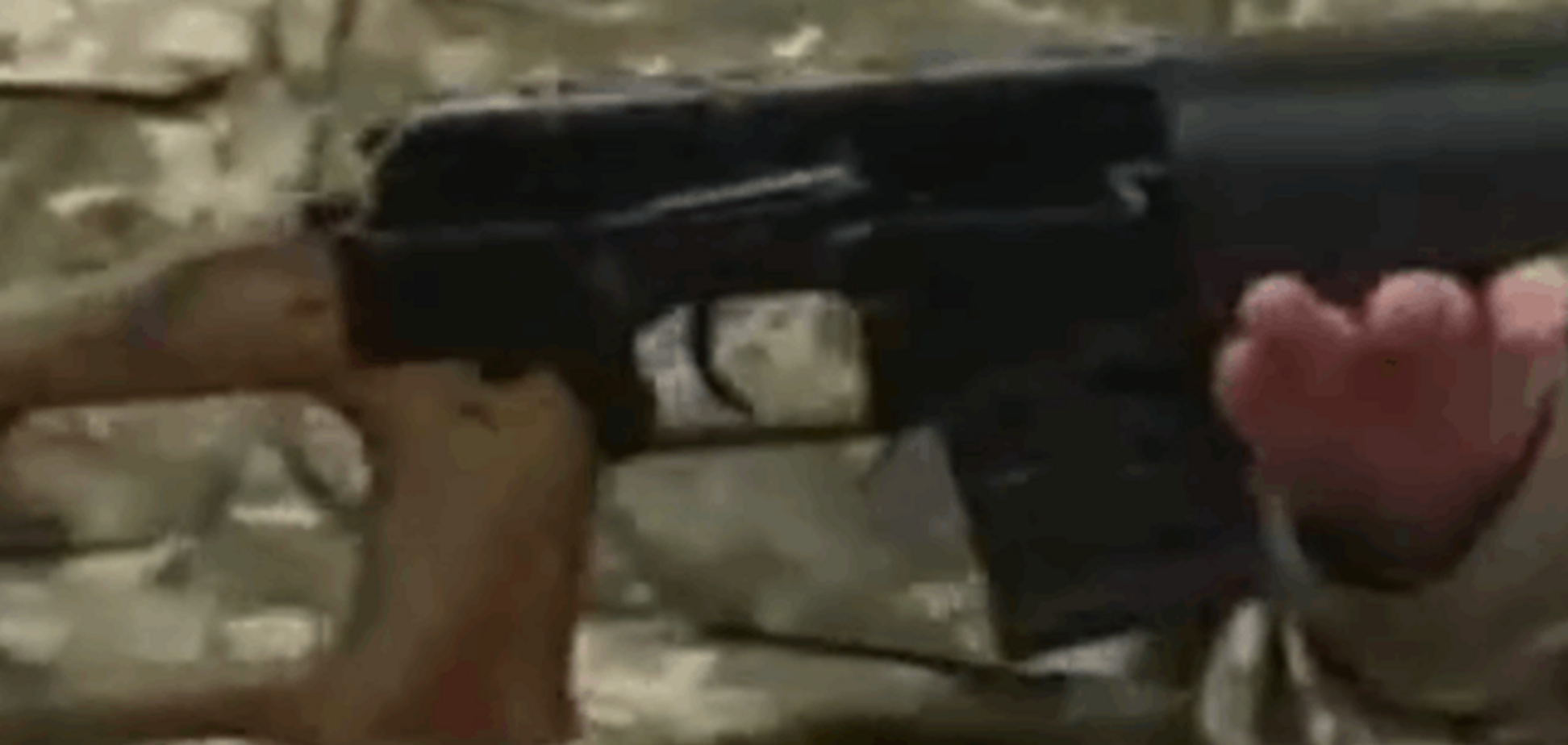 Генштаб показал оружие захваченных спецназовцев ГРУ: видеофакт