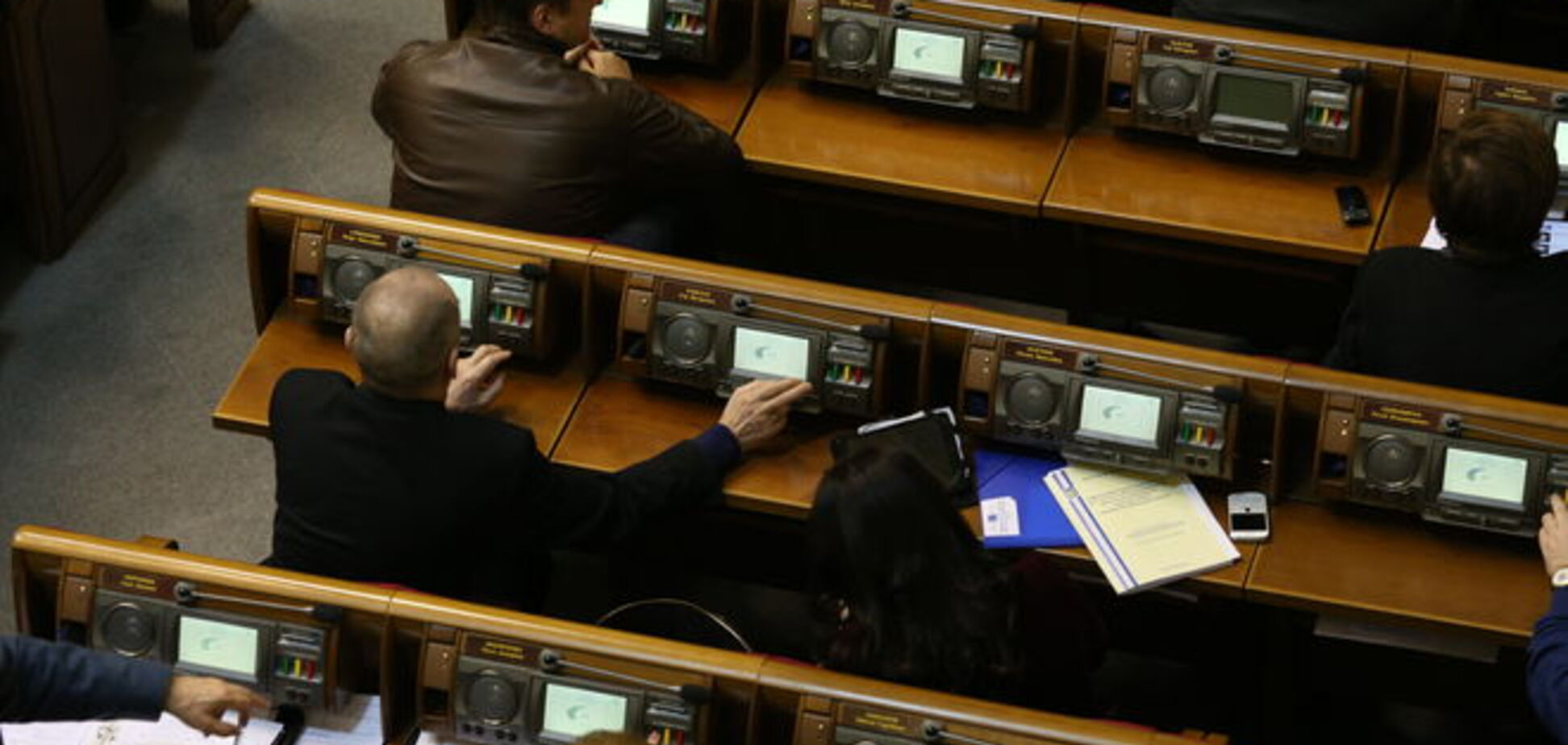 В Раде начнут штрафовать 'кнопкодавов' и создадут топ прогульщиков