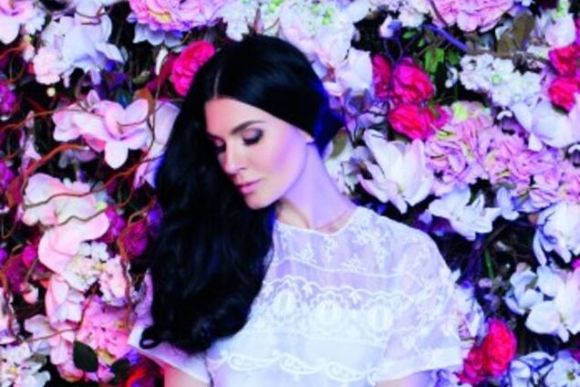 Нежная Маша Ефросинина снялась в весенней фотосессии для глянца