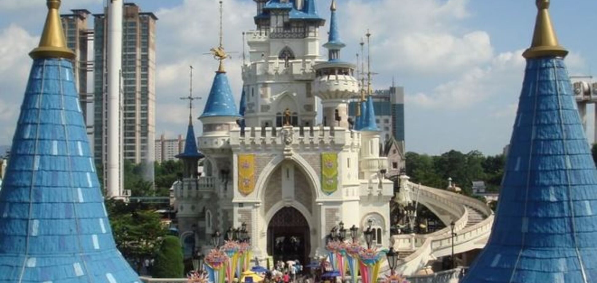 Побег в мир развлечений: самые посещаемые тематические парки