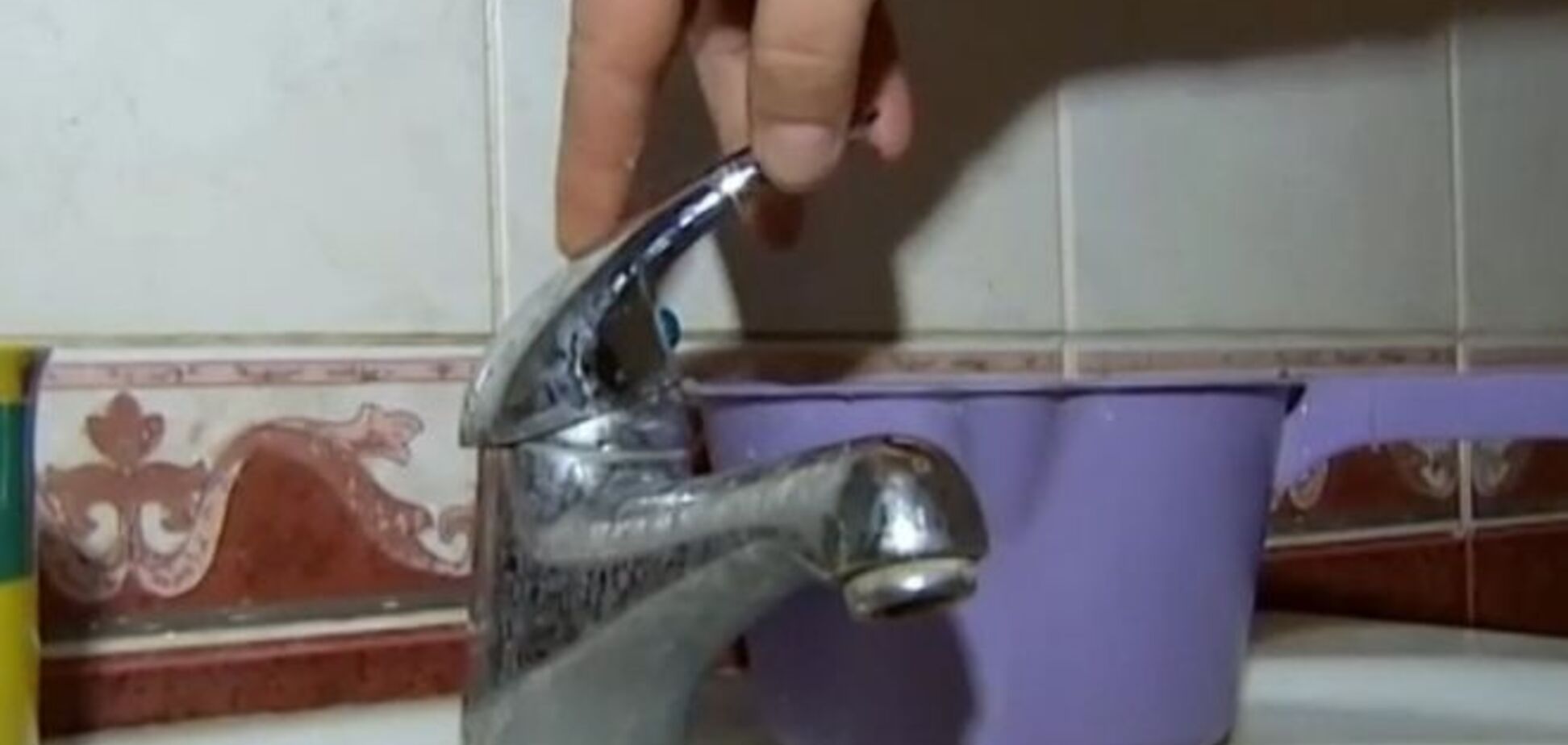 Киевлянам вернули отключенную из-за долгов перед 'Нафтогазом' горячую воду