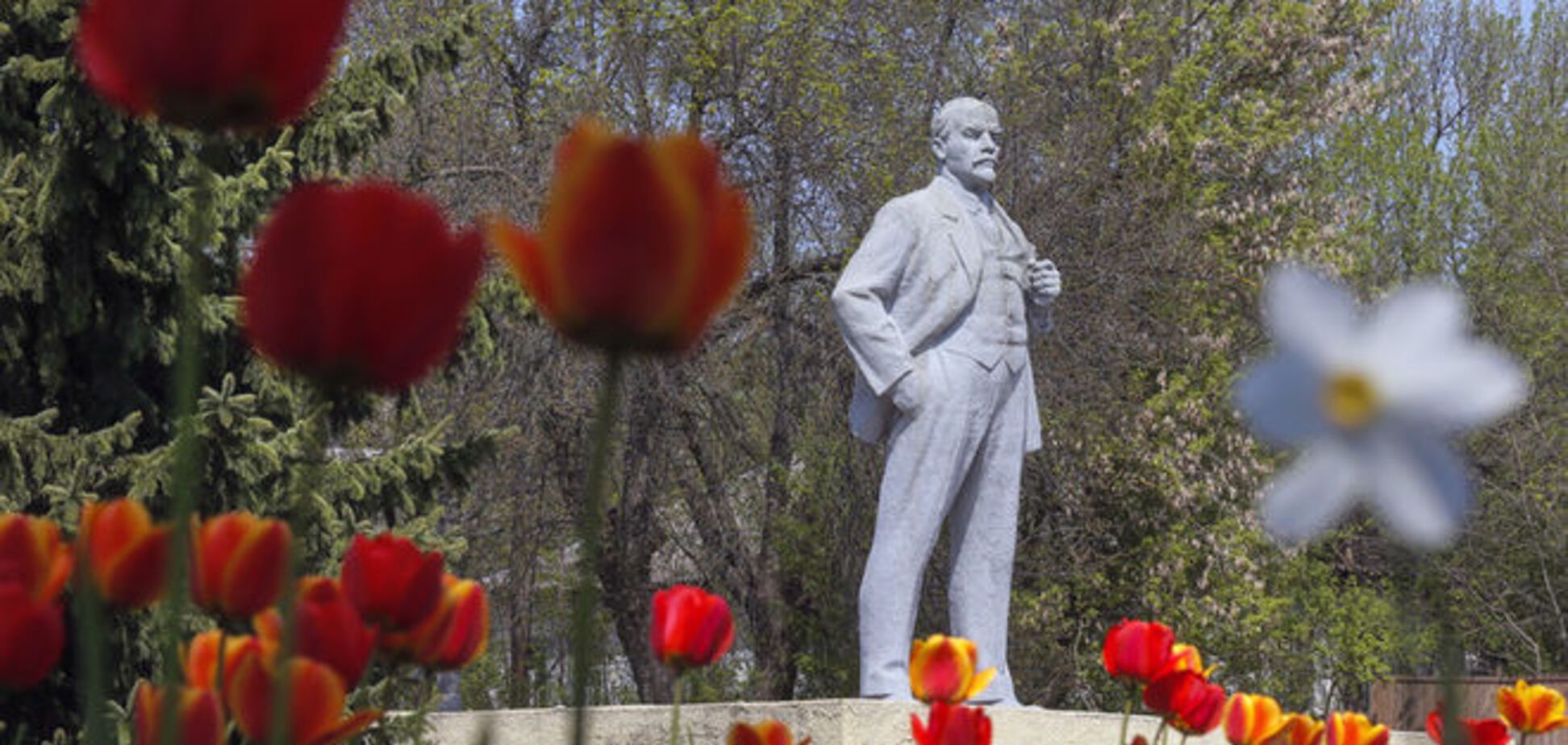 Памятники Ленину со всей Украины могут поселить в Чернобыле