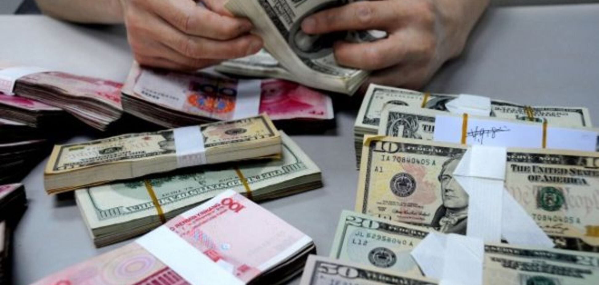 Кому простят валютные кредиты: условия и список банков