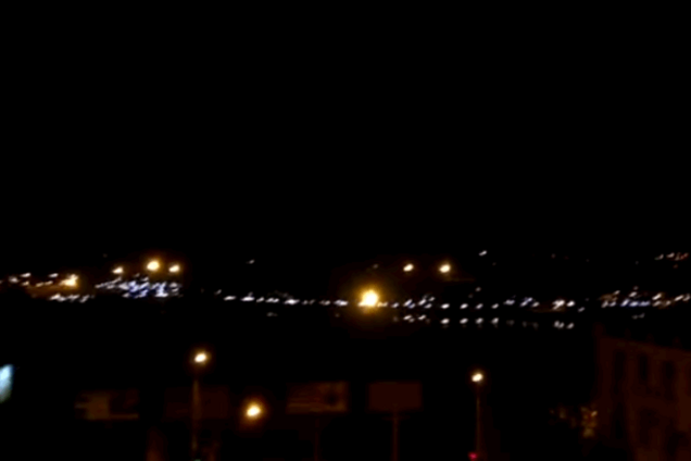 Донецк подвергся мощному обстрелу: город светился от вспышек и залпов