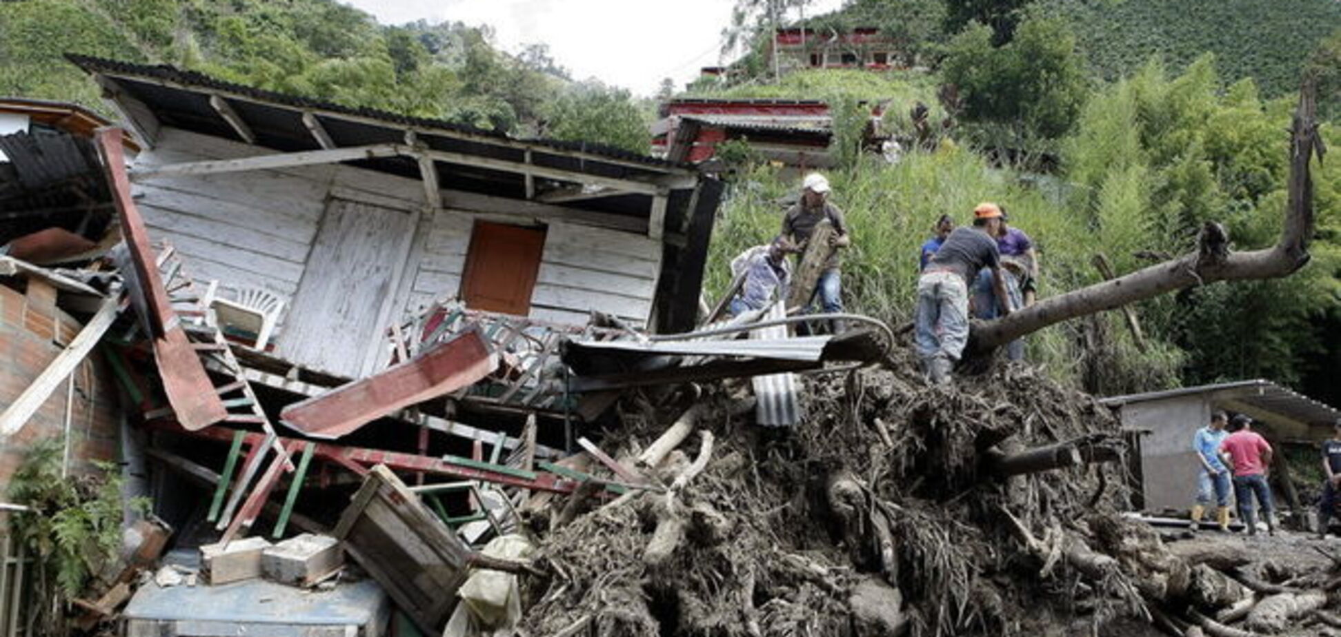 Оползень в Колумбии: погибли более 60 человек. Видео и фото с места событий
