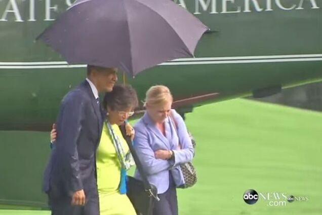 Простой смертный: Обама примерил на себя роль охранника