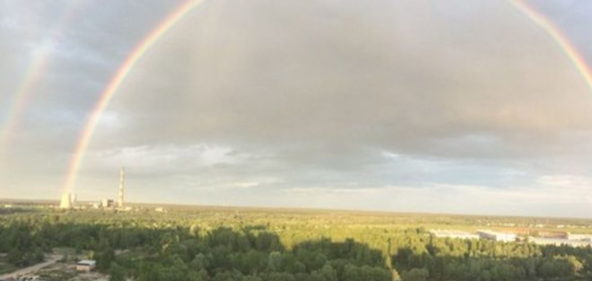Над Киевом видели двойную радугу: фотофакт