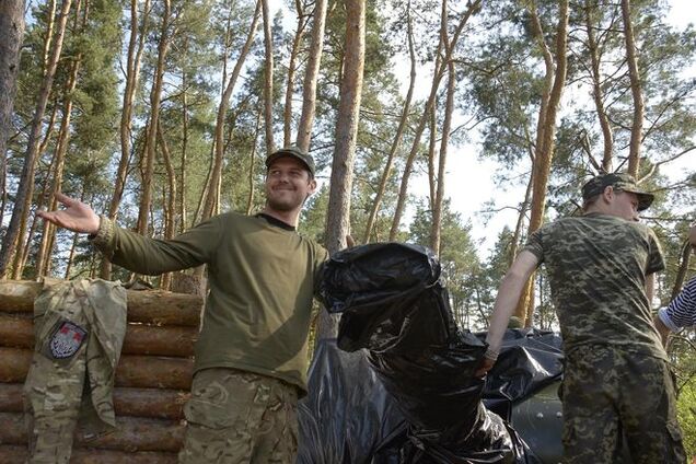 Базу 'Правого сектора' на Днепропетровщине разблокировали: фото с места событий