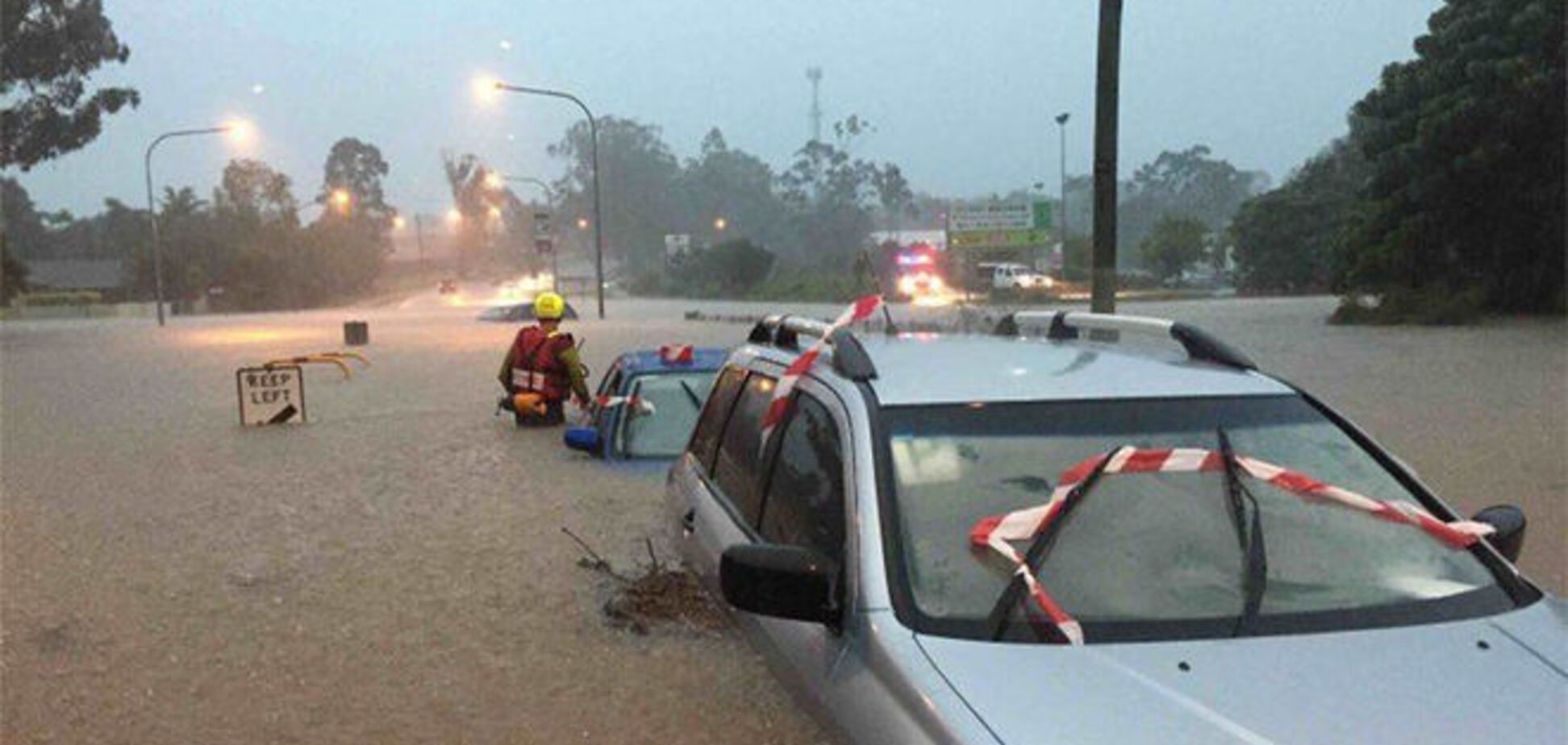 Наводнение в Австралии. Улицы превратились в бурные реки: фотофакт