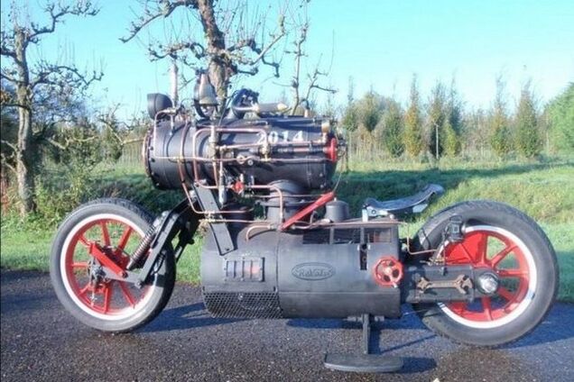 Покурили: голландцы создали уникальный мотоцикл-паровоз