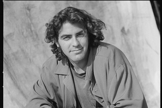 Кудрявый Джордж Клуни в молодости: в сети появились раритетные снимки актера