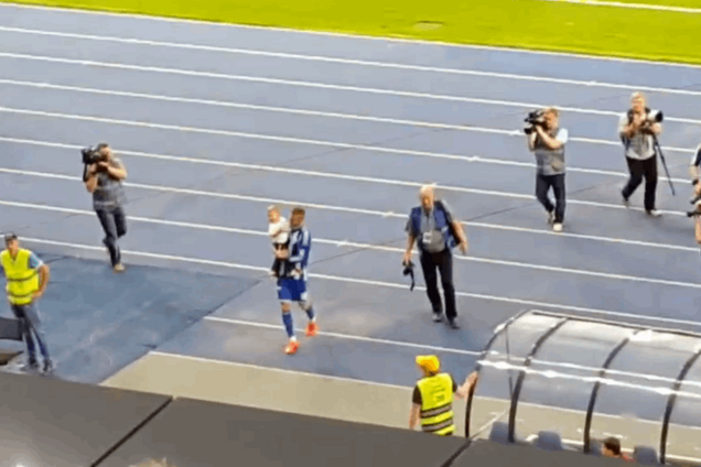 Маленький сын Ярмоленко устроил 'беспредел' на поле 'Олимпийского'