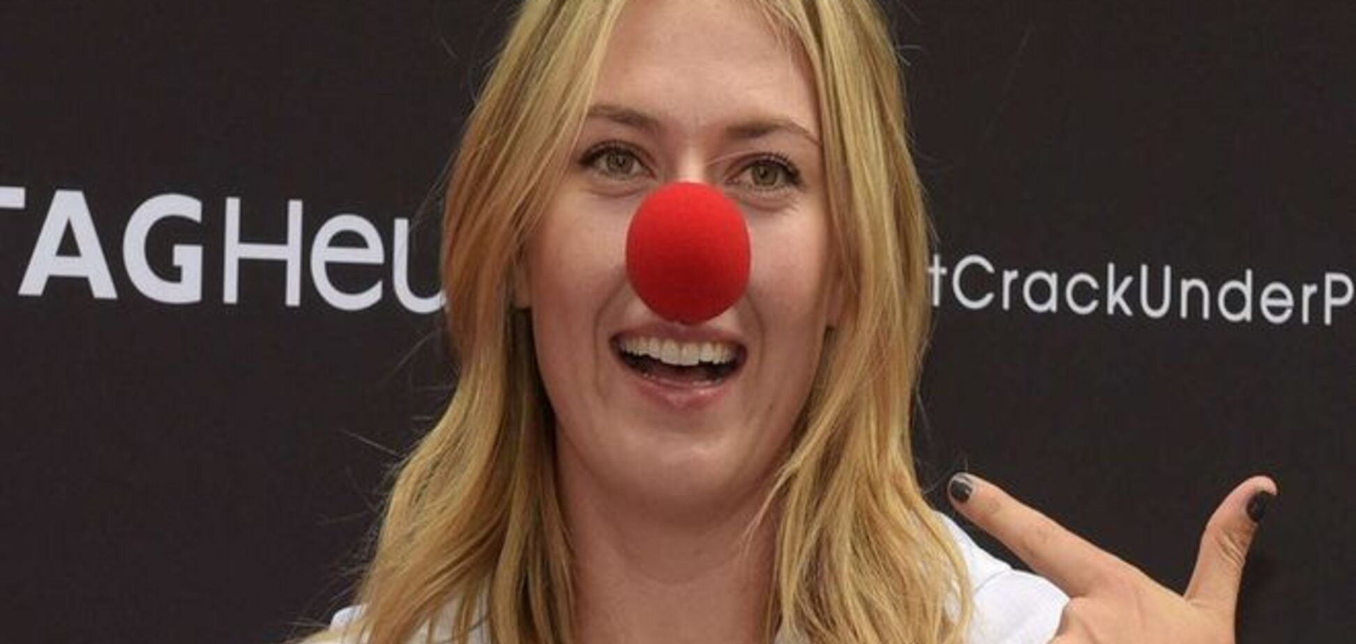 Мария Шарапова устроила в Париже клоунаду: яркие фото