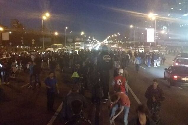 После столкновений на стройке в Киеве госпитализировали 15 милиционеров