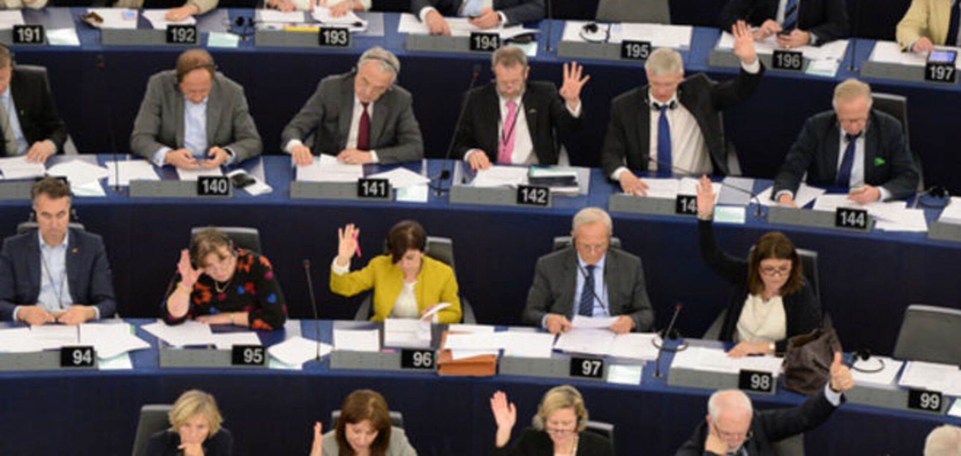 Почти 100 евродепутатов подписались под требованием взять Украину в ЕС