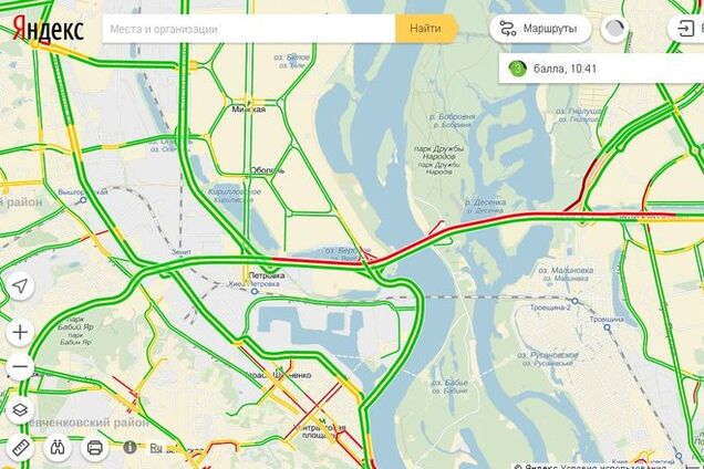 В Киеве застрял в пробке Московский мост