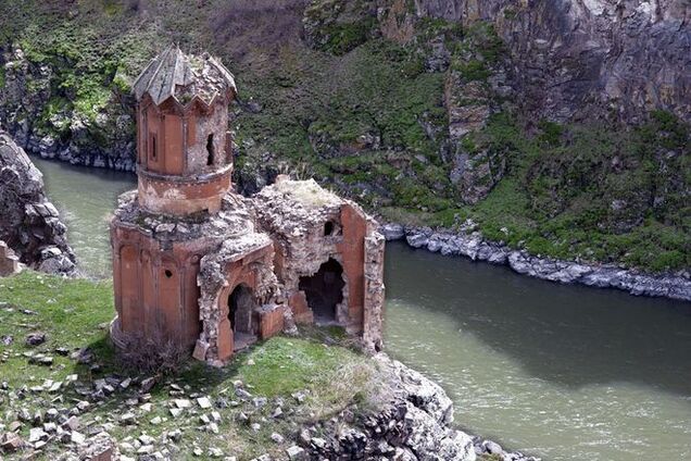 Исчезающий древний Ани – город тысячей церквей