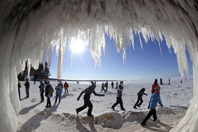 Немного прохлады: путешествие на остров ледяных пещер