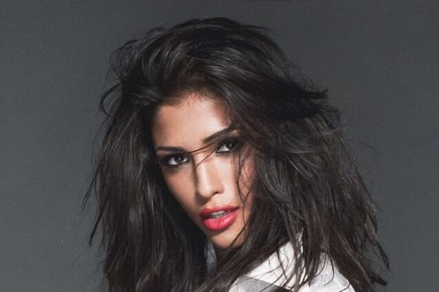 Украинская красотка Санта Димопулос отмечает 28-летие на Каннском кинофестивале