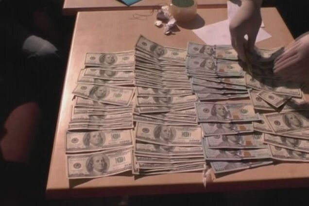 В Запорожье 'антикоррупционер' и коммунист вымогали у и.о. мэра Мелитополя $10 тыс