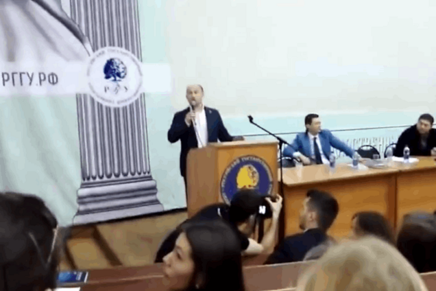 В московском университете лидера 'Антимайдана' встретили криками 'Позор!': видеофакт