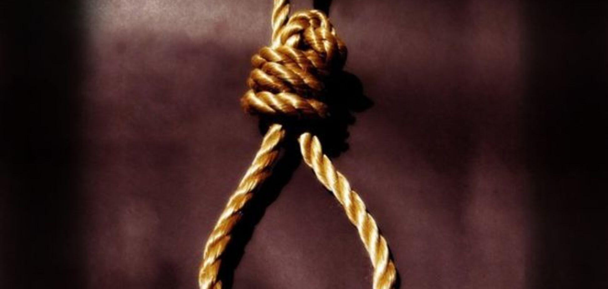 Шокирующий фейк: казнь 'ополченца' и его беременной жены