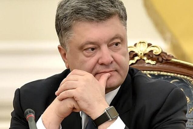 'Эпломания'. Порошенко тоже надел 'умные' часы: фотофакт