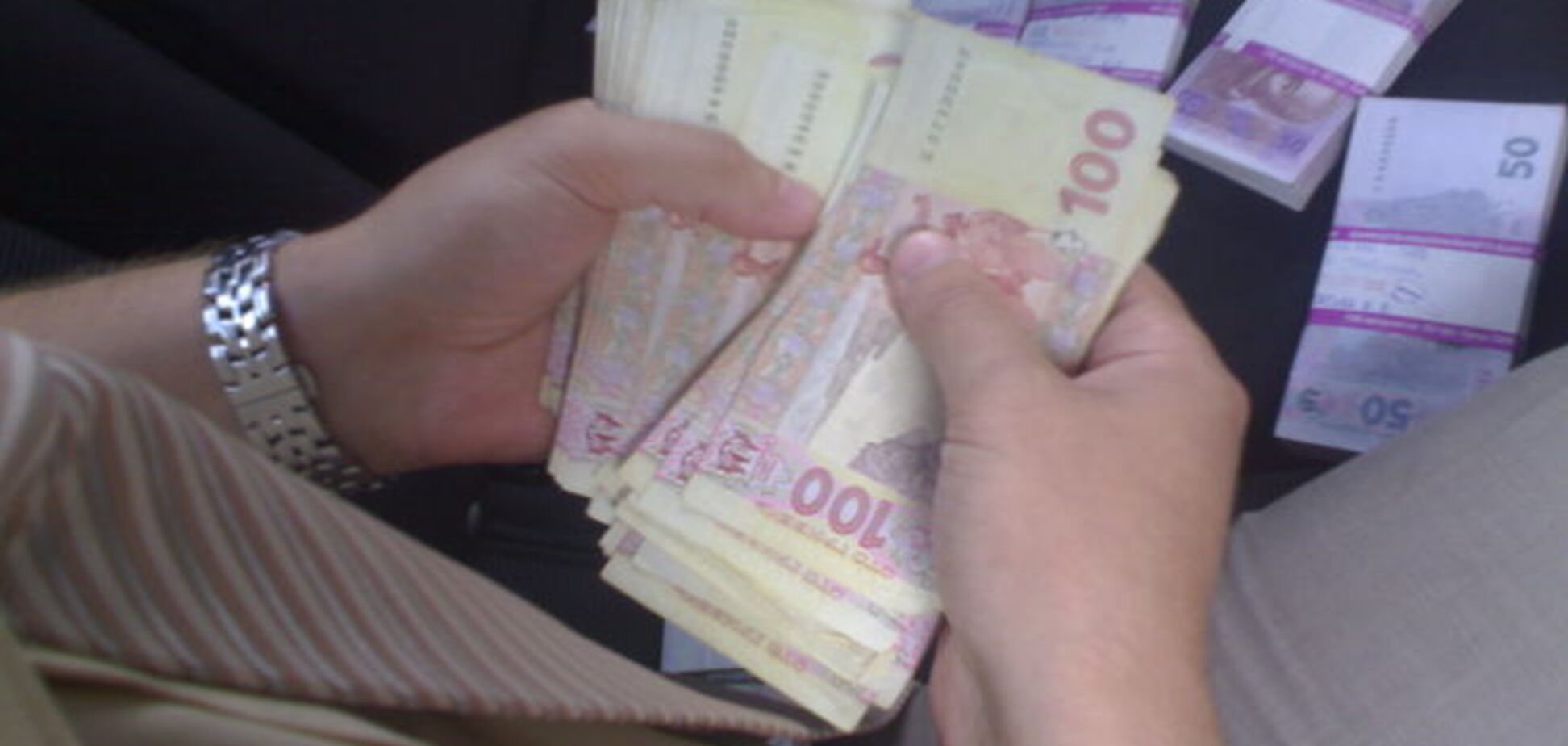 От врачей до высоких чинов: составлен ТОП взяточников Киева. Инфографика