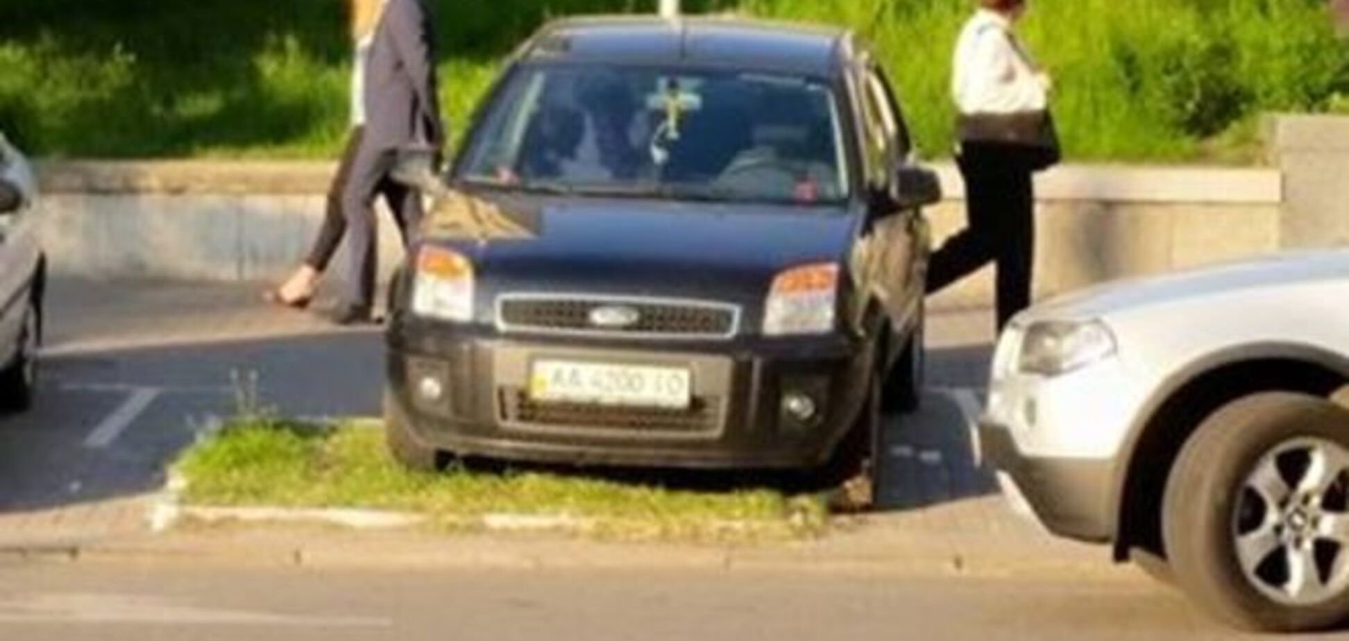 'Герой парковки' устроил 'фордопастбище' в центре Киева