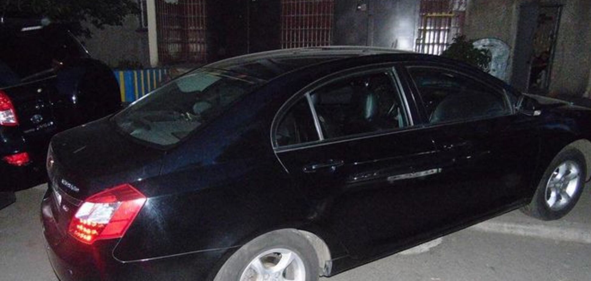 В Киеве водитель парковал авто и сбил первоклассника