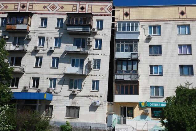 У Києві з'явилася своя 'Пізанська вежа'. Фотофакт