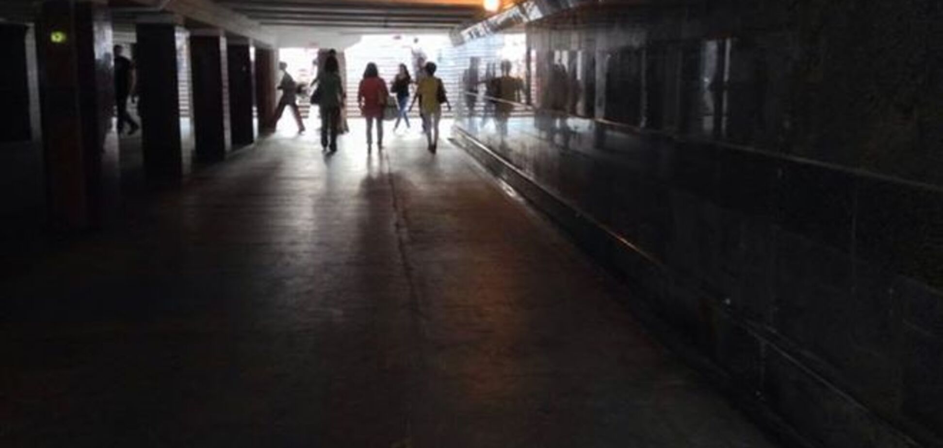 В 'подземке' возле киевского ЦУМа исчезли киоски: фотофакт