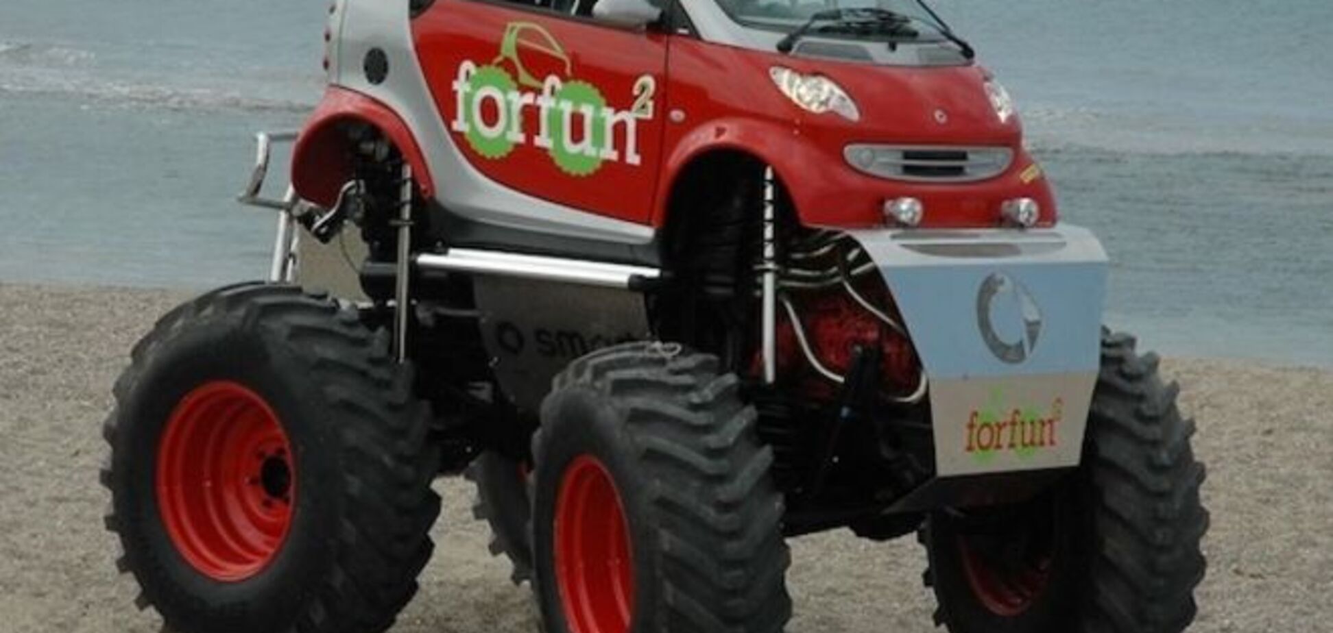 Топ-9 автомобильных монстров: эффектные фото невероятных машин