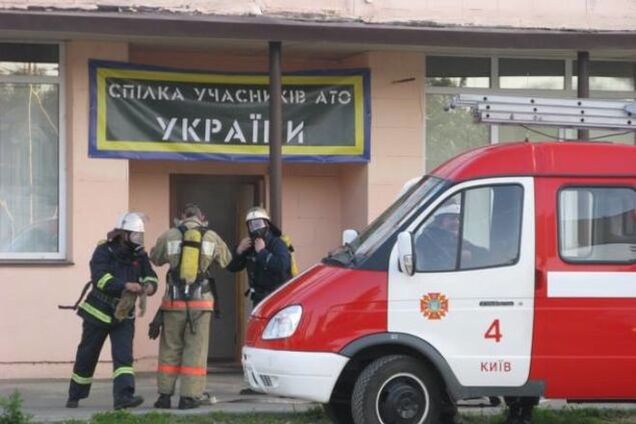 В Киеве подожгли офис волонтеров, помогавших бойцам АТО