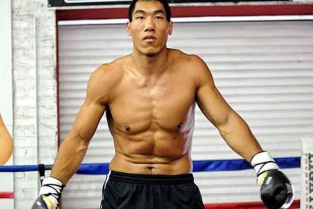 'Китайский Валуев' отправил соперника в тяжелейший нокаут: впечатляющее видео