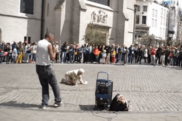 Заводная старушка и битбоксер 'взорвали' интернет своим дуэтом: эпичное видео