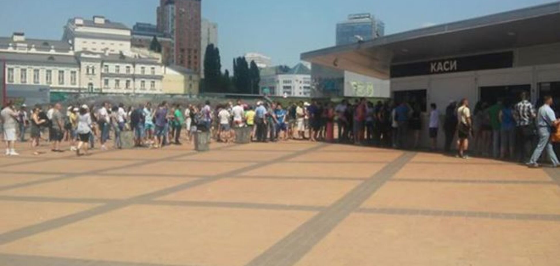 'Динамо' - 'Шахтер': болельщики штурмуют кассы Олимпийского