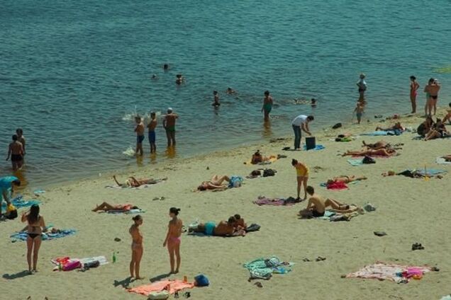 Киевляне открывают купальный сезон: готовы ли пляжи?