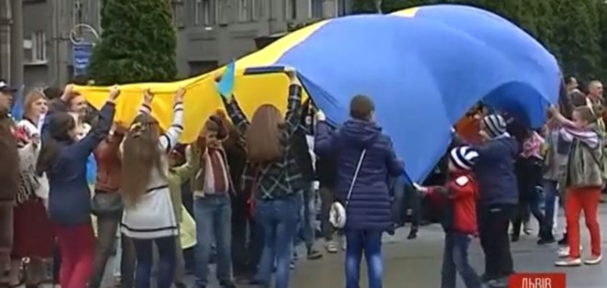 Волонтеры во Львове креативно поддержали бойцов АТО. Видеофакт