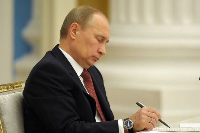 ЕС раскритиковал Путина за закон о 'нежелательных' организациях