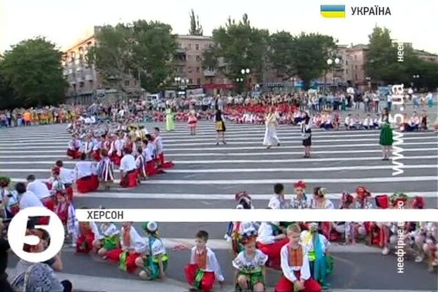 В Херсоне станцевали рекордный гопак в истории Украины