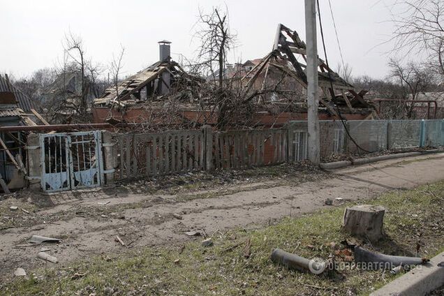 Террористы обстреляли санитарный автомобиль в Луганской области