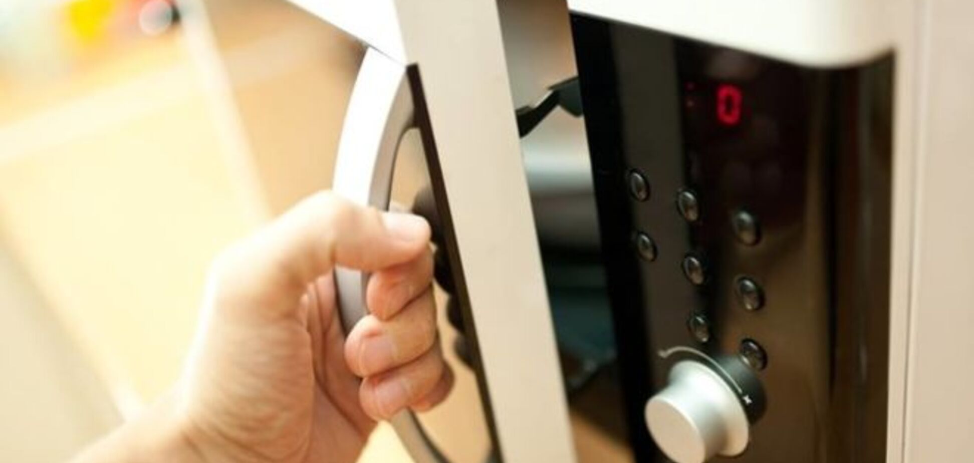 Что ни в коем случае нельзя разогревать в микроволновке