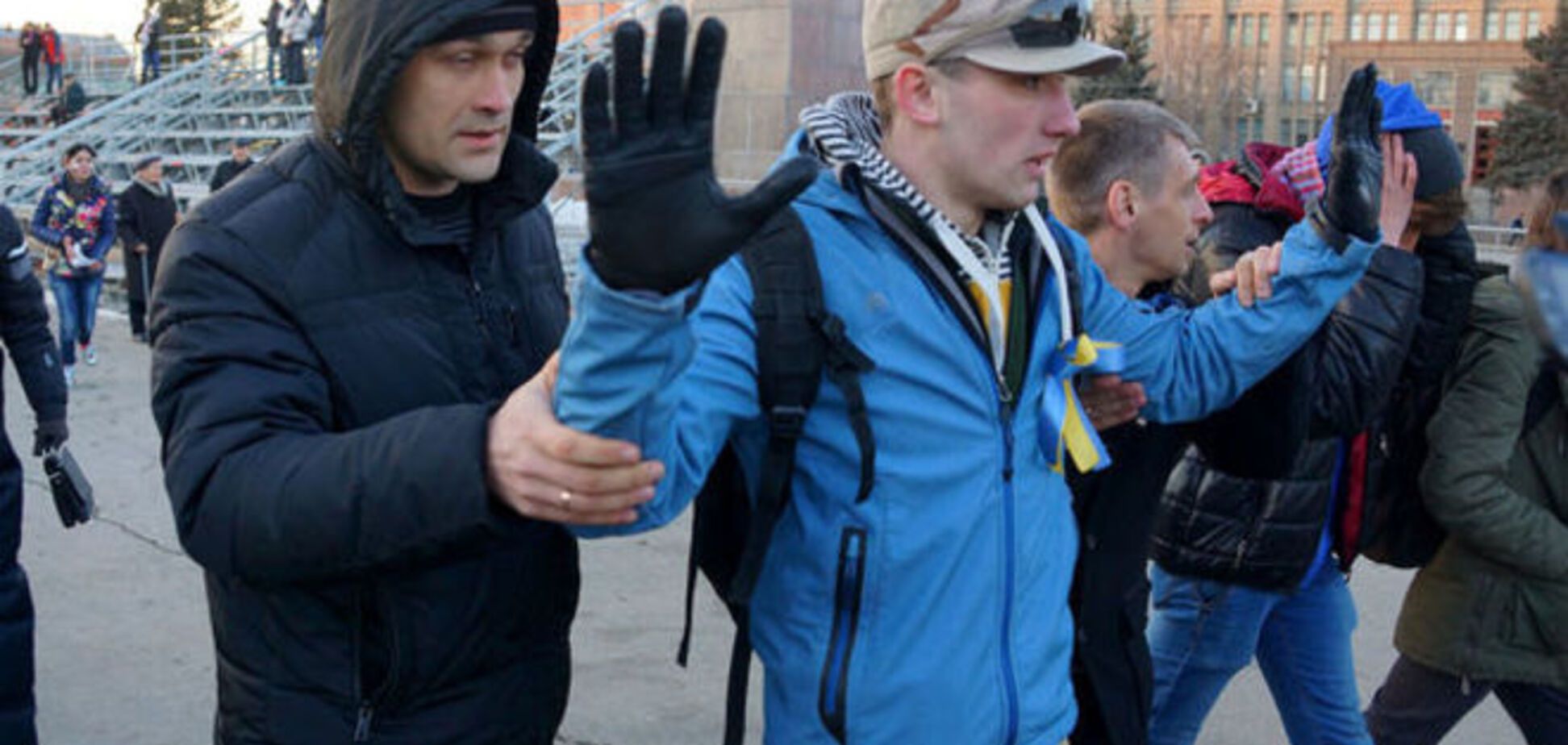У Росії підлітка відправили в колонію за 'українські' стрічки