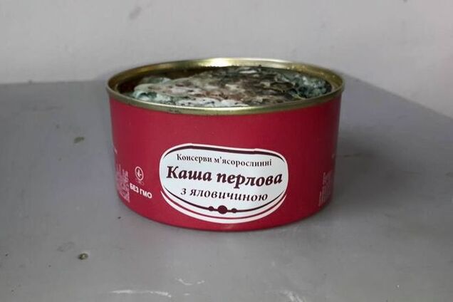 'Вкусняшка' от Минобороны. Бойцов АТО кормят испорченными консервами