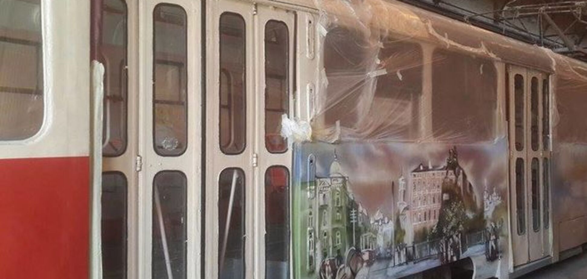 На День Киева начнет ездить арт-трамвай