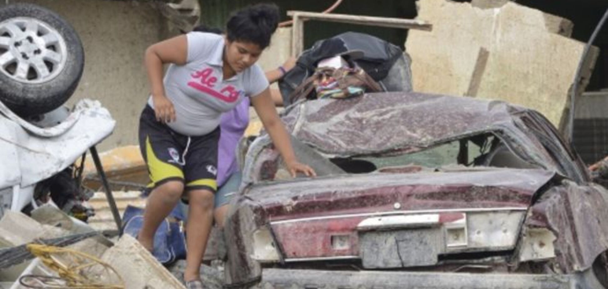В Мексике смерч вырвал из рук матери младенца: фото стихийного бедствия